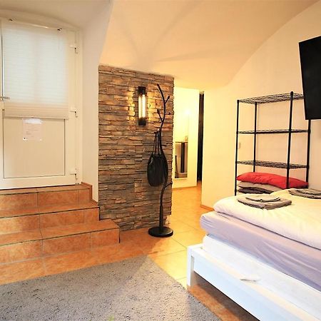 Xxx Fully Equipped Apartment Near Main Station! Würzburg Buitenkant foto