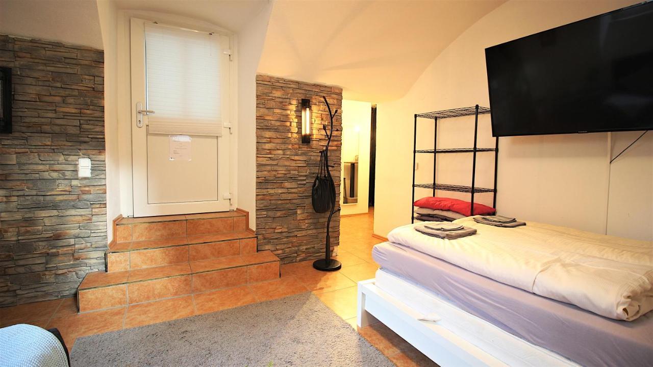 Xxx Fully Equipped Apartment Near Main Station! Würzburg Buitenkant foto